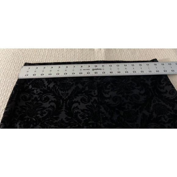 Roz & Ali Women's Capri 1X Black Gray Velour Pants Floral Pattern - Picture 4 of 11